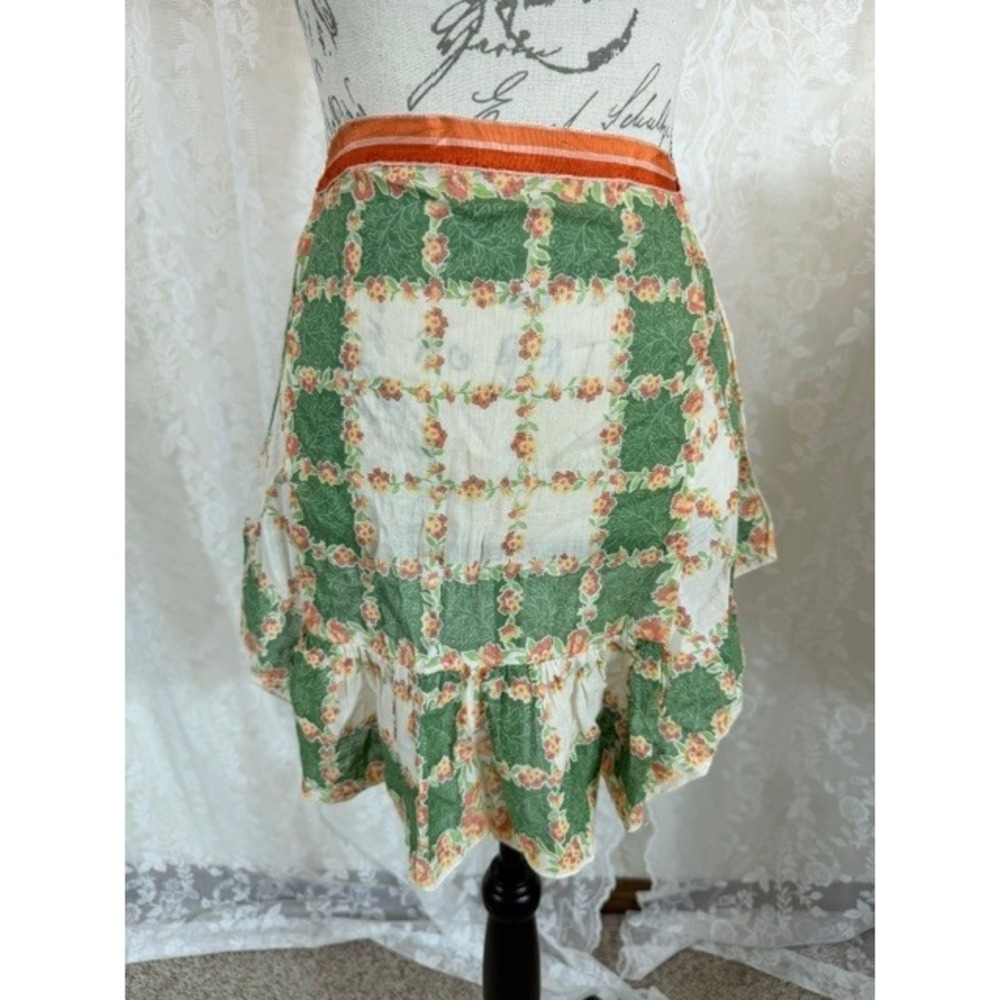 Vintage 40s Floral Half Apron Green White Ruffle Cottagecore Kitchen Ribbon Tie